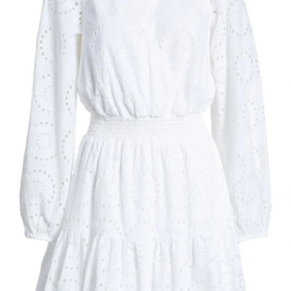 Lilly Pulitzer | Taviana Eyelet Dress - Resort White Circle Bloom Eyelet (4) - Picture 4 of 13